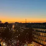 Eiffel Tower View Apartment